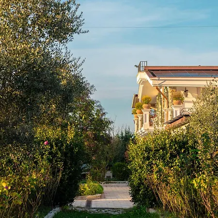 Bujtina E Diellit Boutique Villa Tirana