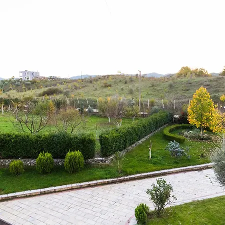 Villa Bujtina E Diellit Boutique