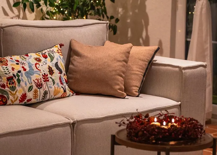 Bujtina E Diellit Boutique * טיראנה