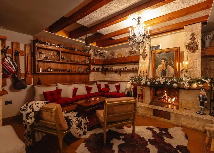 Bujtina E Diellit Boutique טיראנה