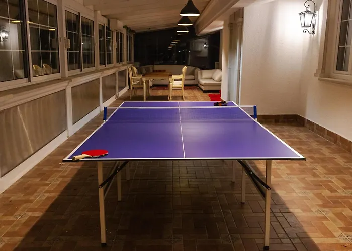 Bujtina E Diellit Boutique Villa *