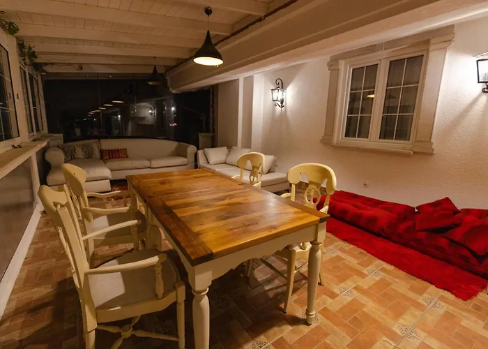 וילה Bujtina E Diellit Boutique