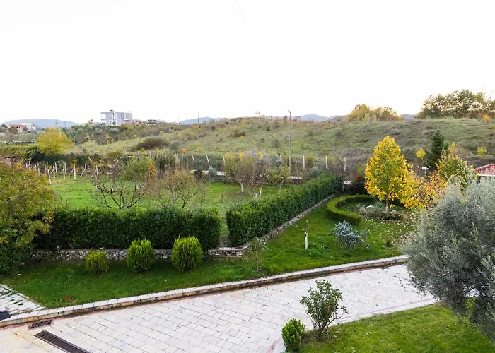 וילה Bujtina E Diellit Boutique