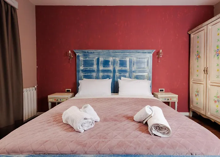 Bujtina E Diellit Boutique Villa *