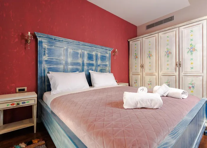 Bujtina E Diellit Boutique * טיראנה