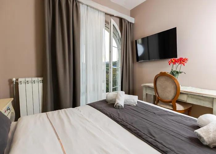 Villa Bujtina E Diellit Boutique Tirana